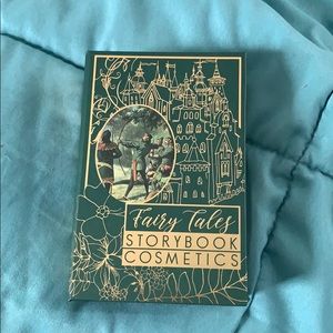 Robin Hood story book cosmetic eyeshadow pallete